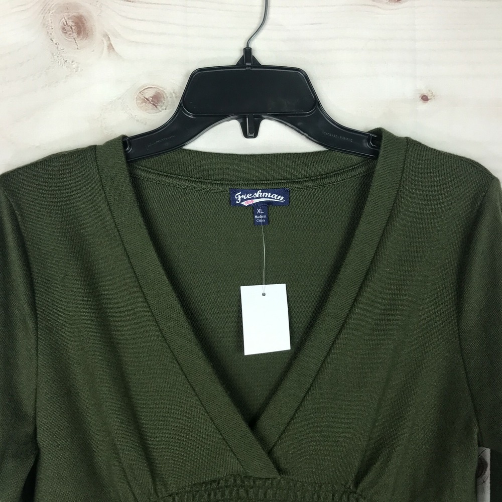 Freshman Top Juniors XL Womens Smocked Long Sleeve V-Neck Green Blouse Pullover - Picture 2 of 8